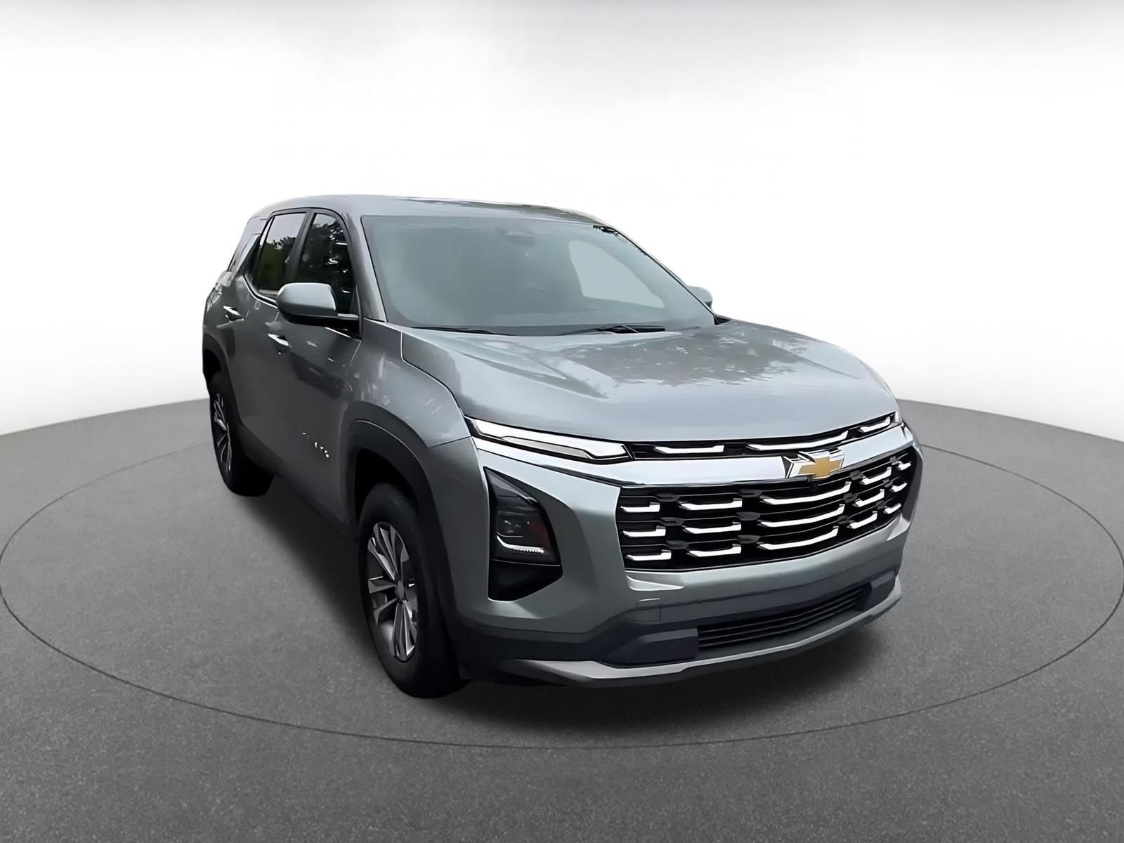 Used 2025 Chevrolet Equinox LT FWD image 3