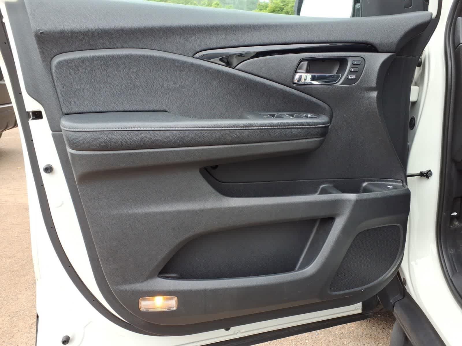 Used 2017 Honda Ridgeline RTL-E image 13
