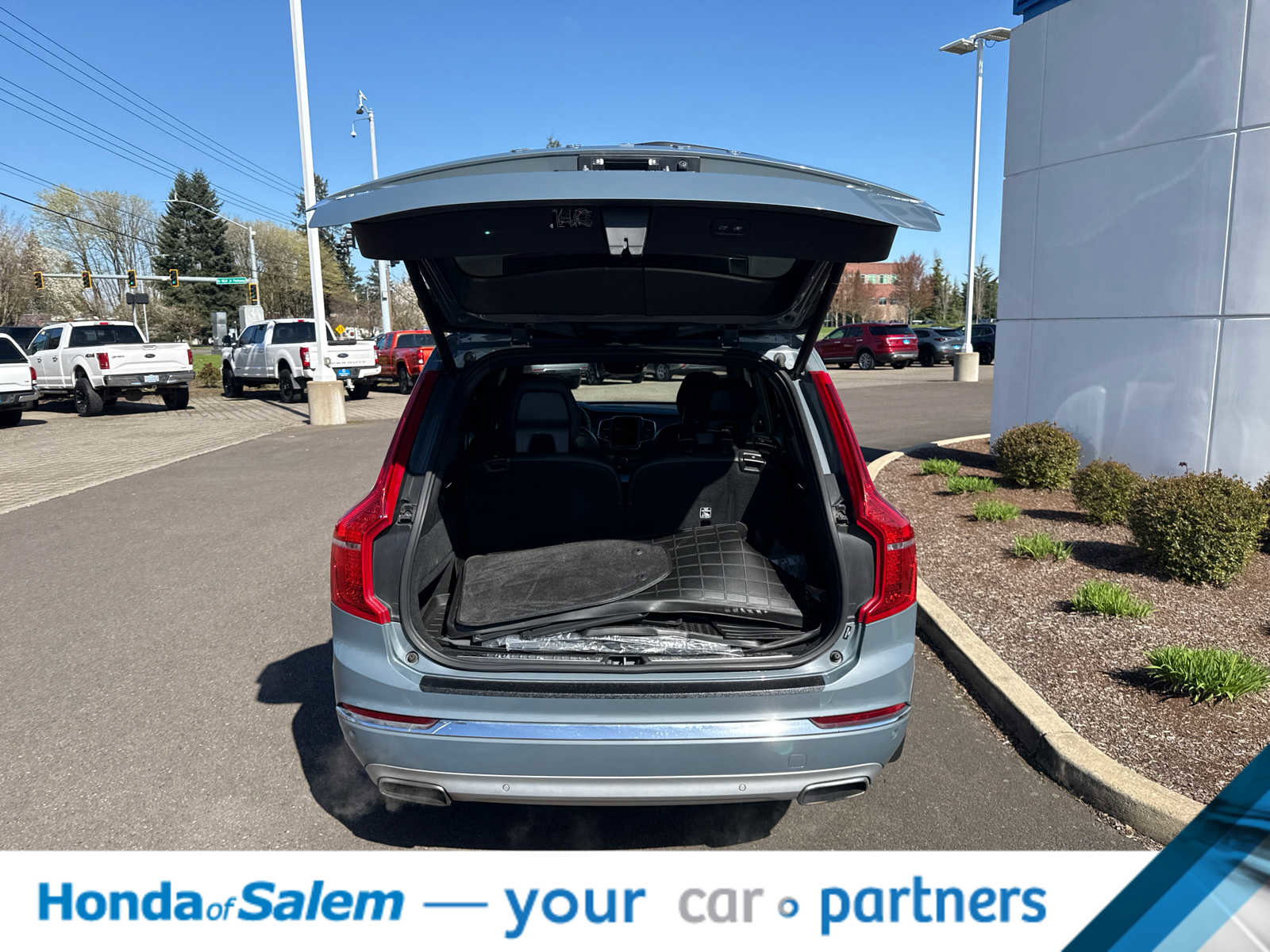 Used 2020 Volvo XC90 T6 Inscription w/ Protection Package image 19