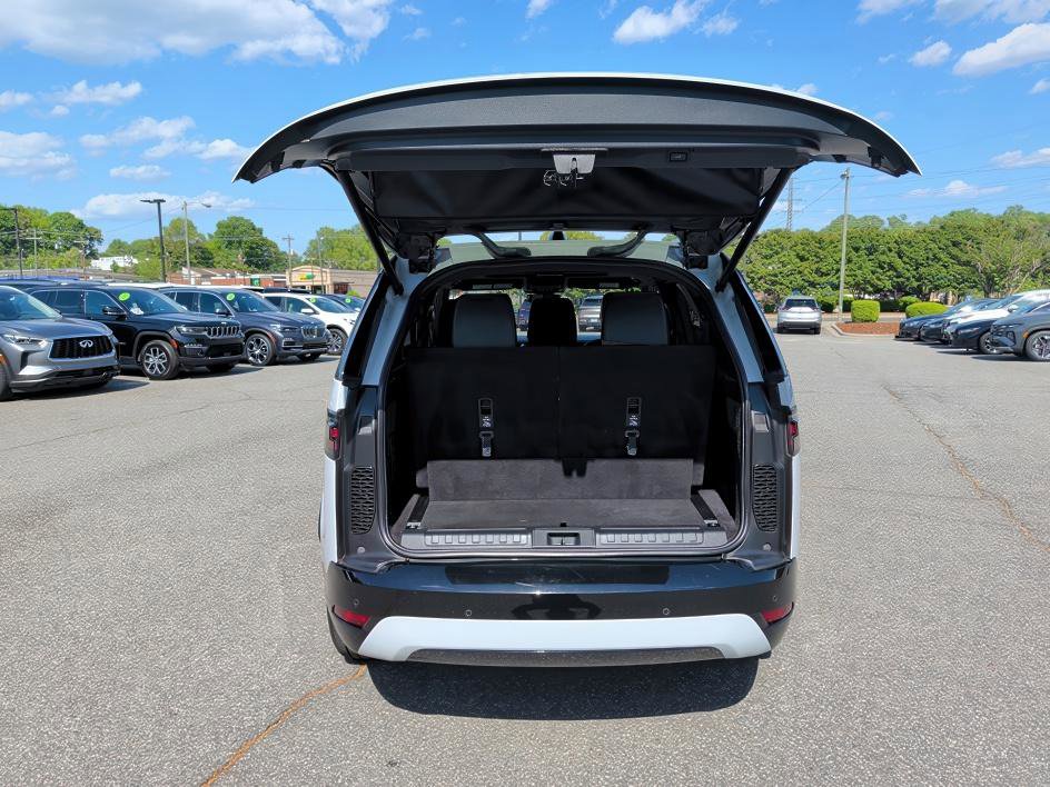 Used 2022 Land Rover Discovery S R-Dynamic AWD/4WD image 15