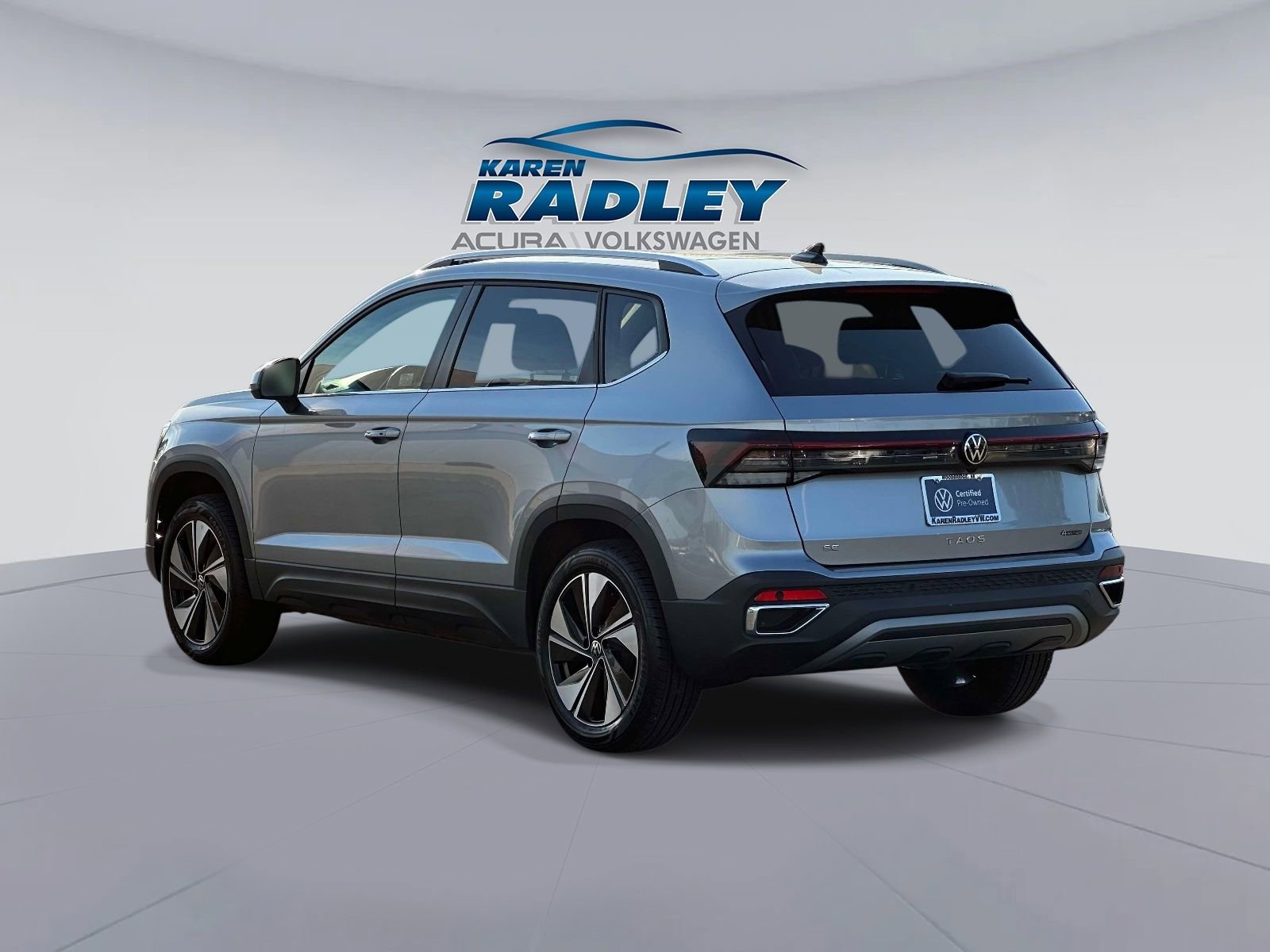 Used 2025 Volkswagen Taos SE AWD/4WD image 4