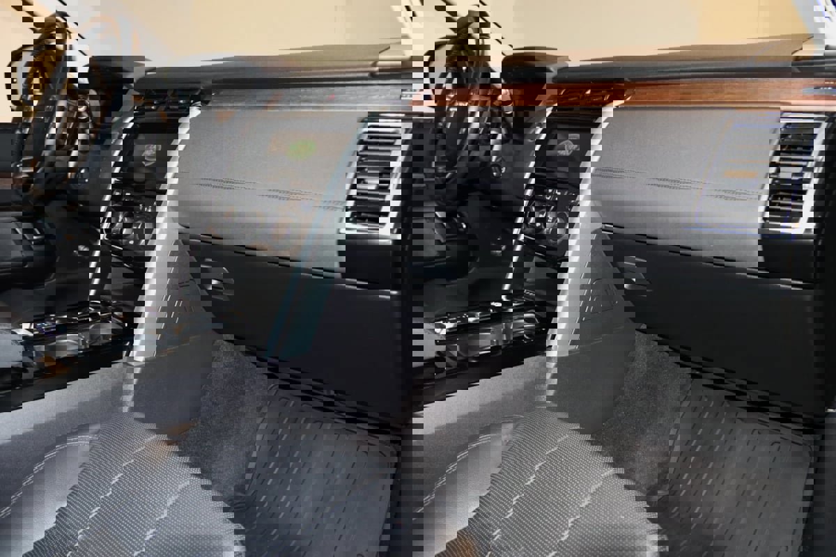 Used 2018 Land Rover Discovery HSE image 57