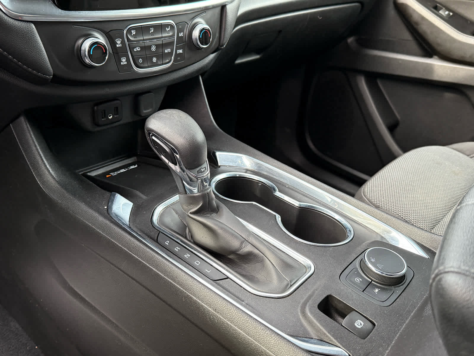 Used 2023 Chevrolet Traverse LT image 22