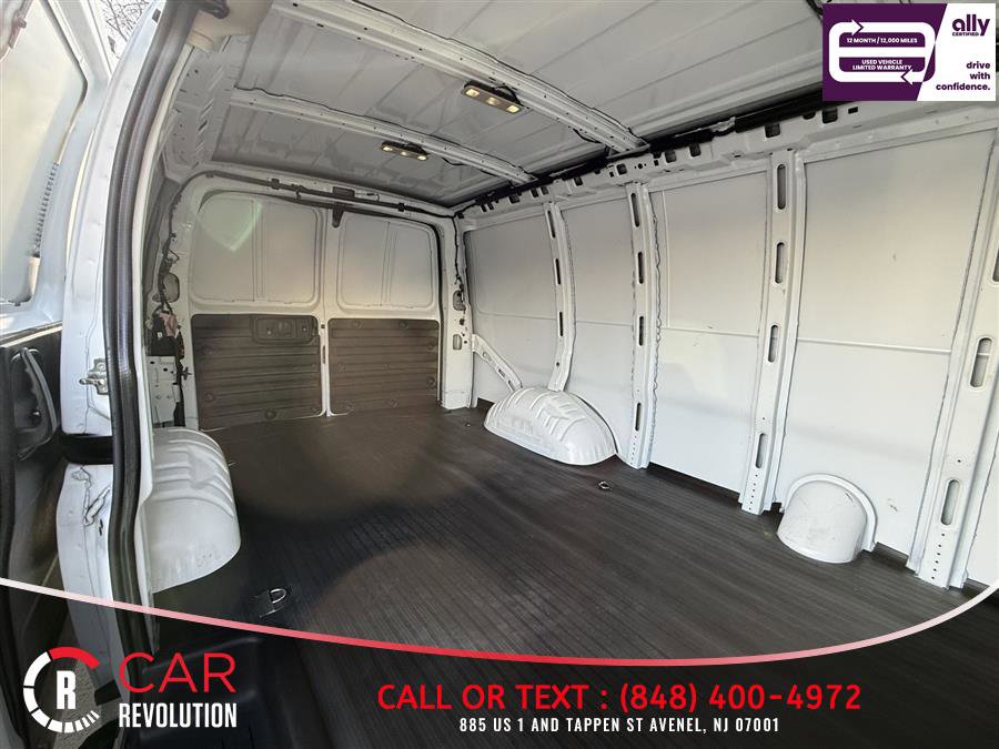 Used 2023 GMC Savana 2500 image 9