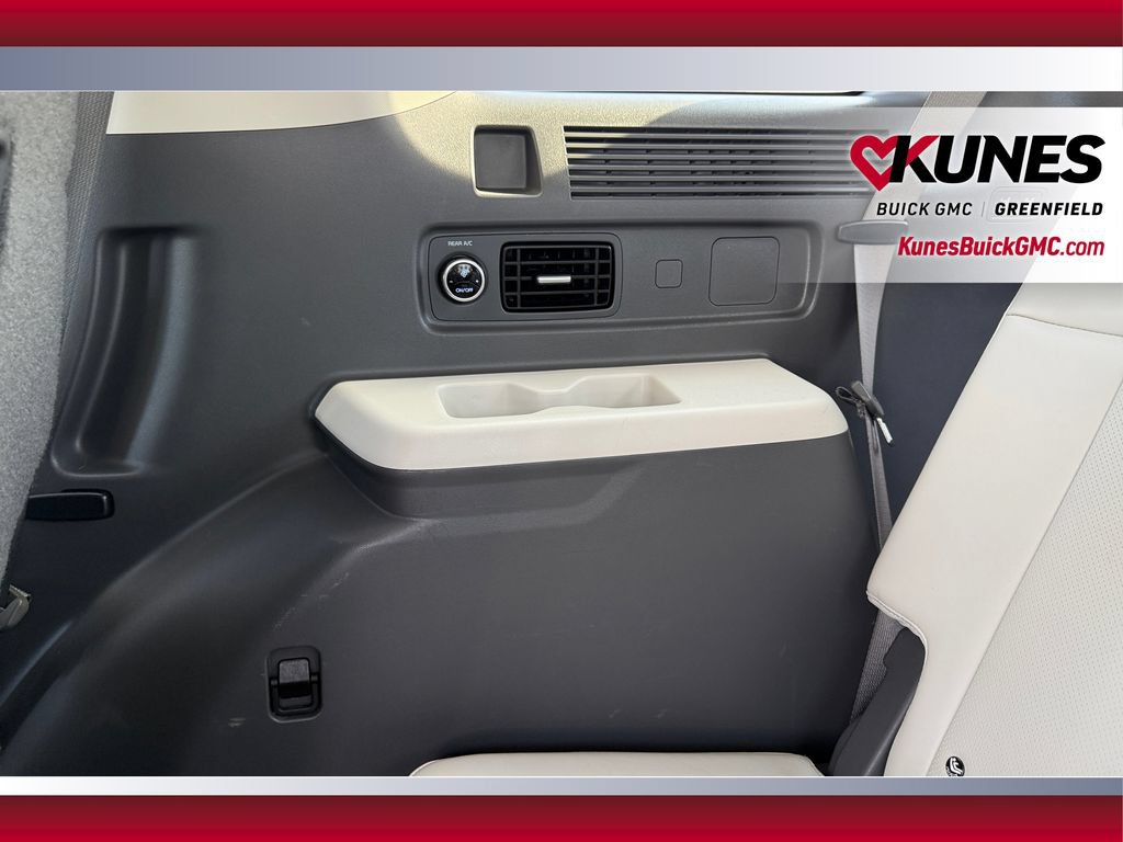 Used 2025 Hyundai Santa Fe SEL AWD/4WD image 15