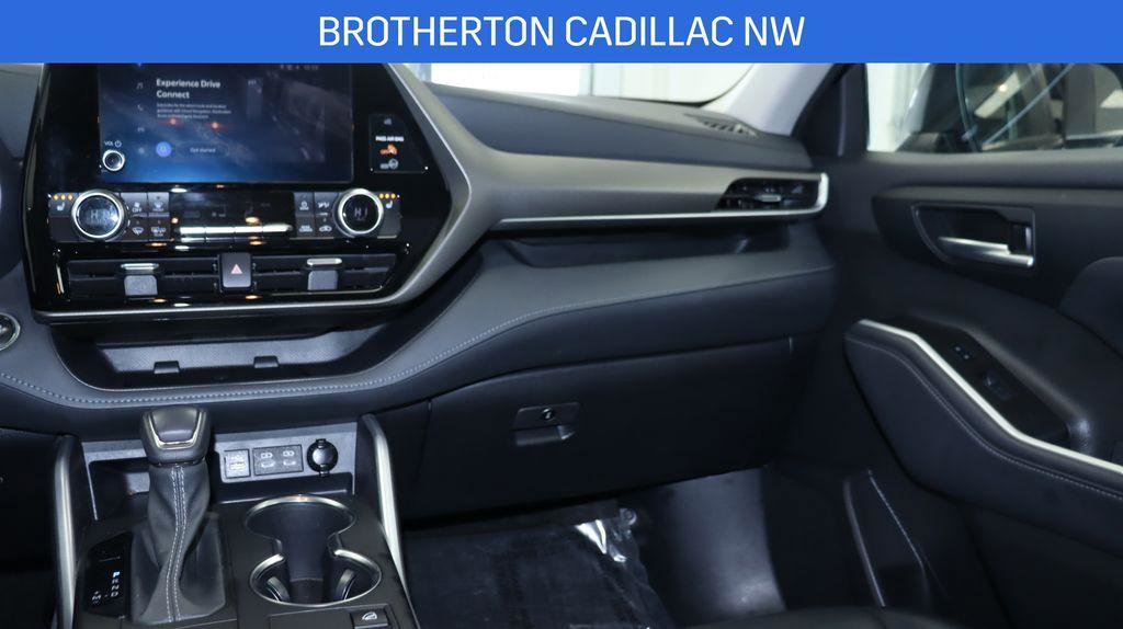 Used 2023 Toyota Highlander XLE image 25