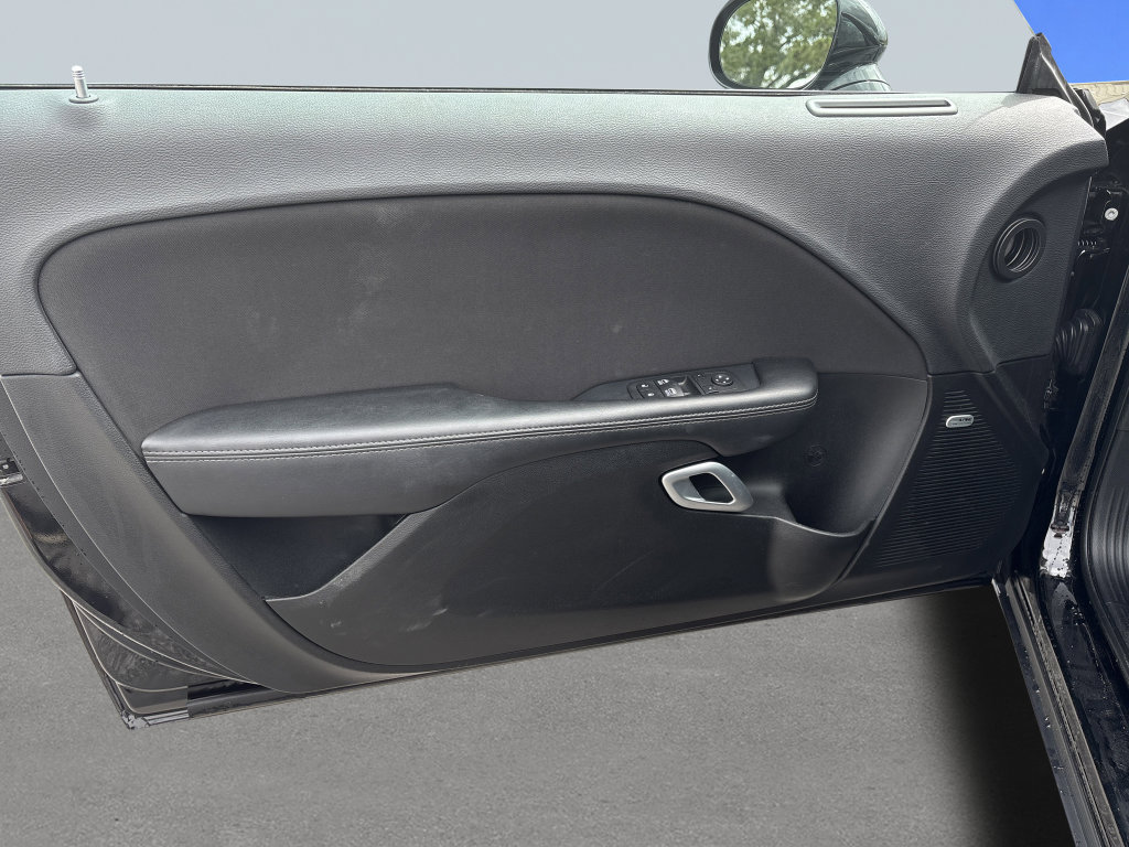 Used 2023 Dodge Challenger SXT RWD image 14