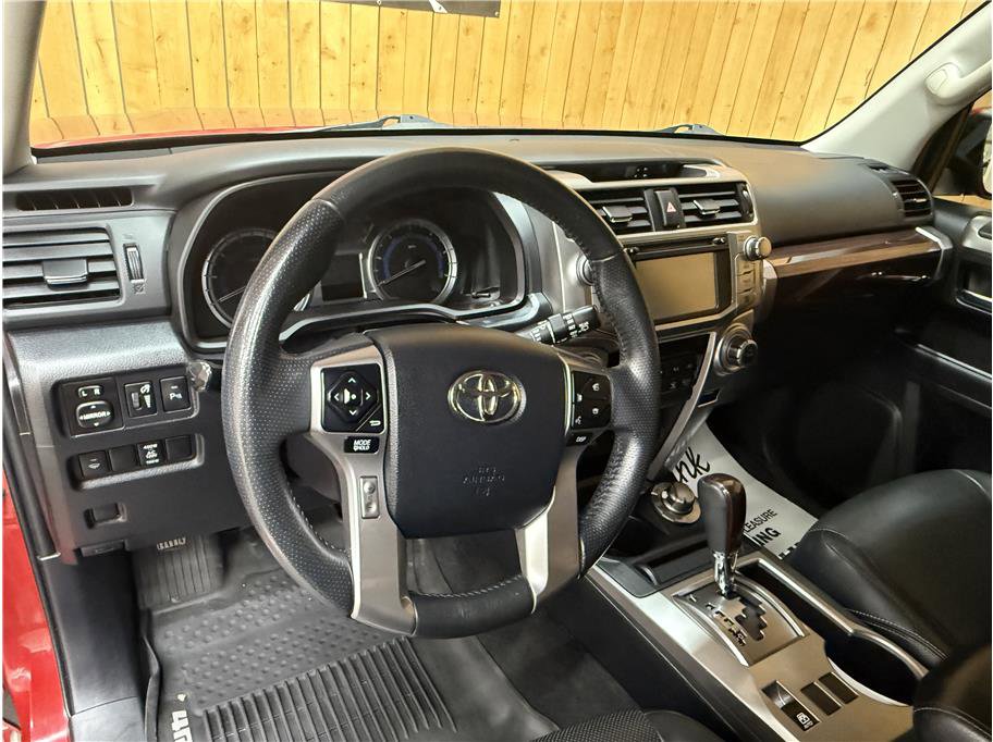Used 2018 Toyota 4Runner Limited w/ Four Season Floor Mat Package AWD/4WD image 13