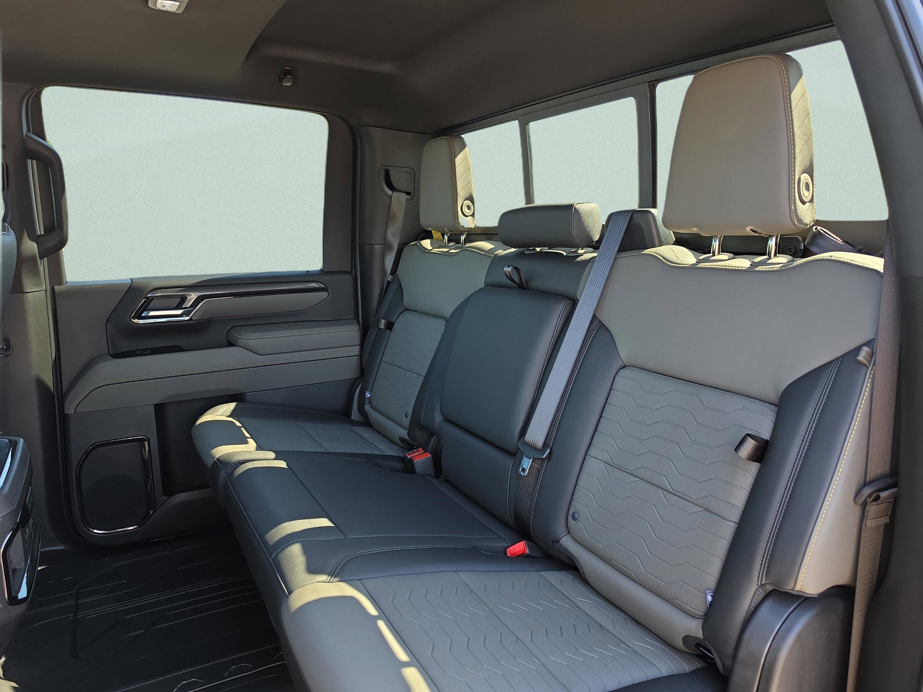 Used 2026 Chevrolet Silverado 2500 ZR2 AWD/4WD image 23