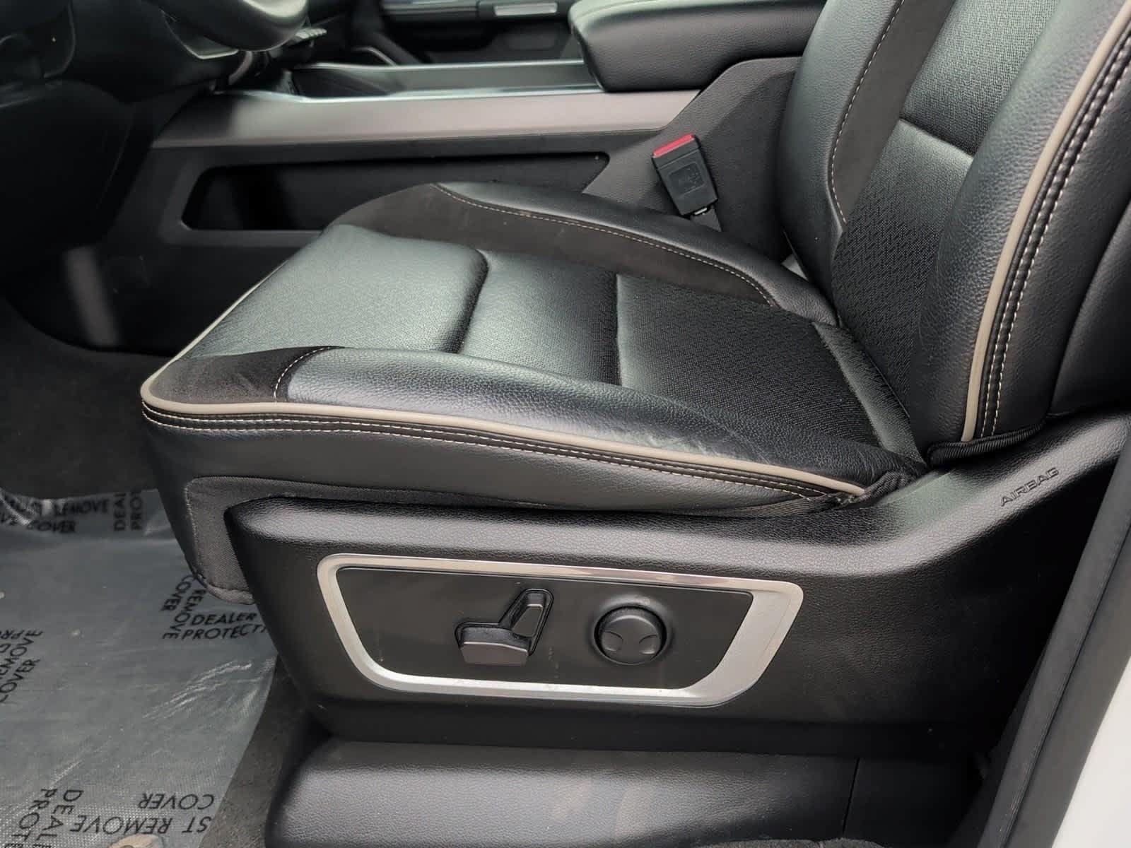 Used 2023 RAM 1500 Laramie AWD/4WD image 15