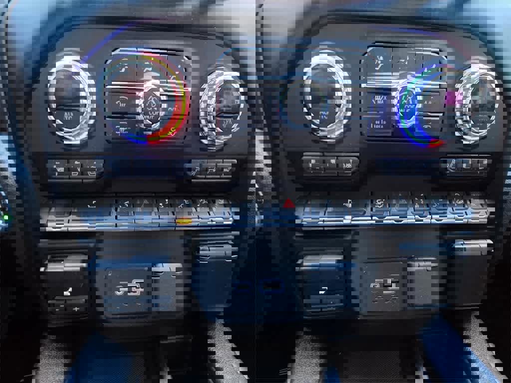 Used 2021 GMC Sierra 1500 Denali w/ Denali Premium Package image 16