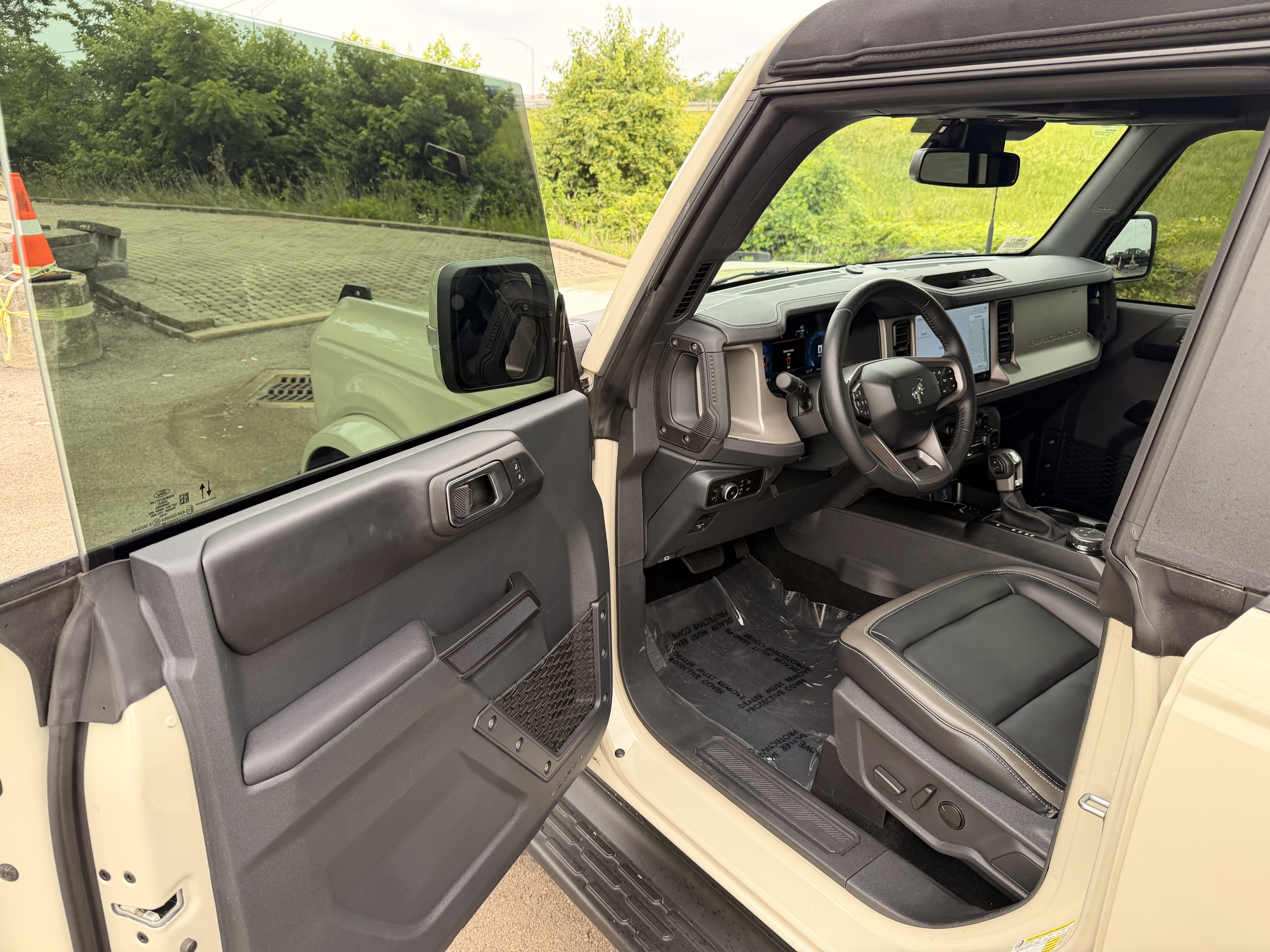 Used 2025 Ford Bronco Outer Banks AWD/4WD image 10