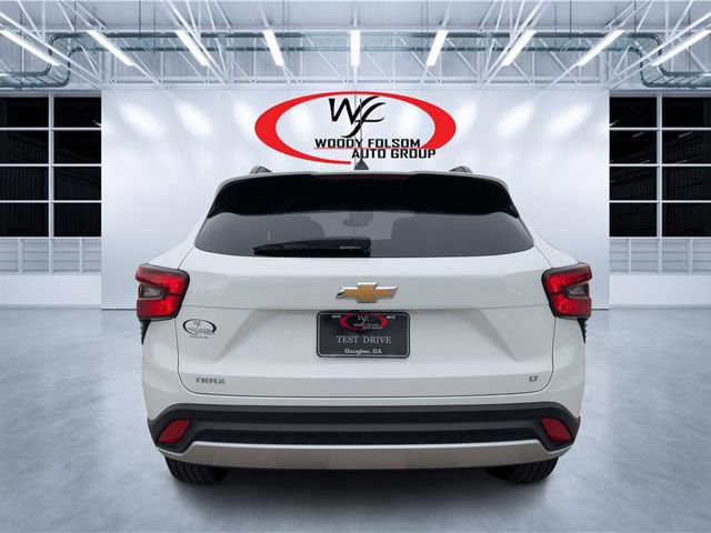 Used 2025 Chevrolet Trax LT w/ LT Convenience Package FWD image 4