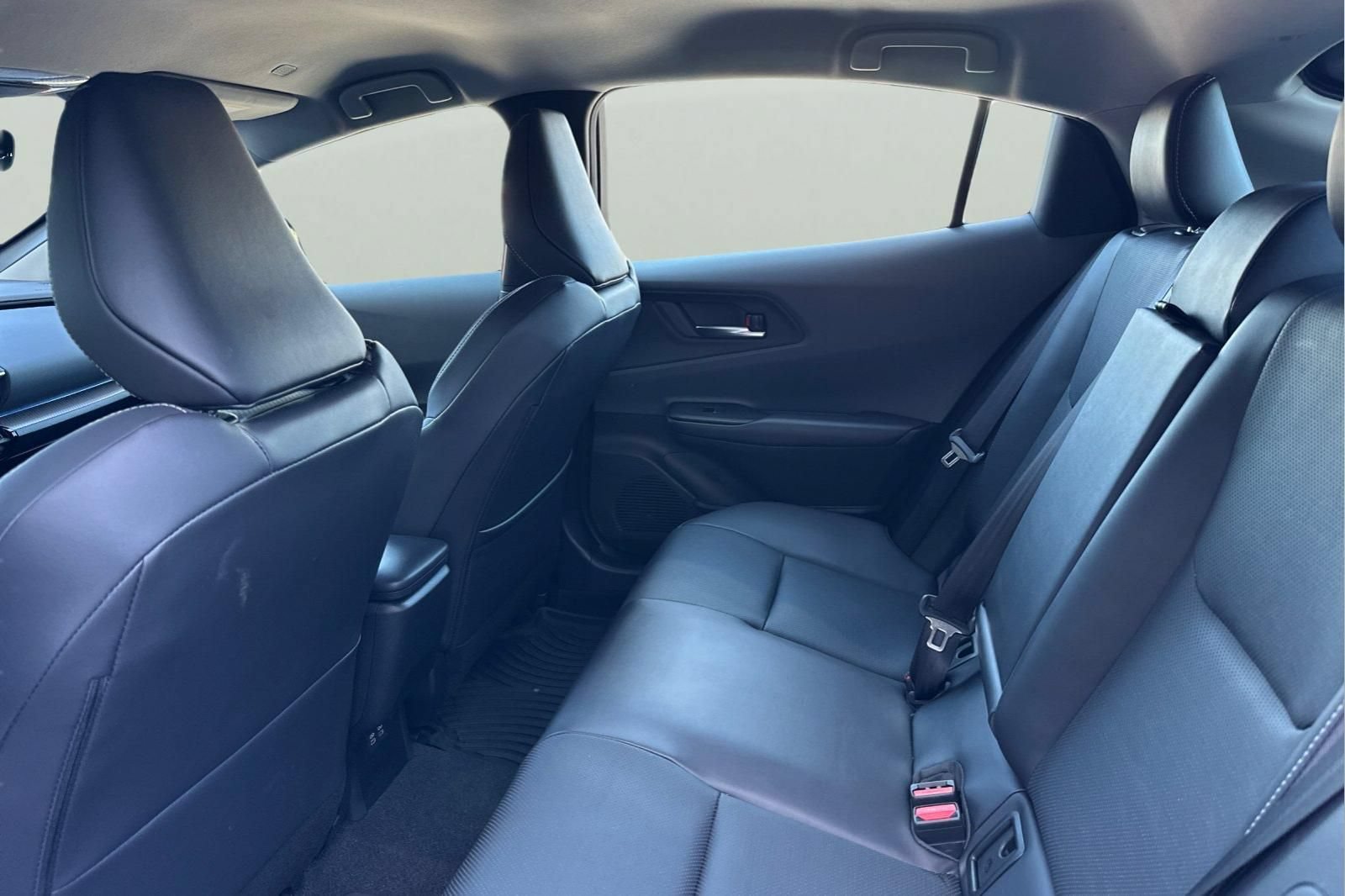Certified 2024 Toyota Prius XLE FWD image 6