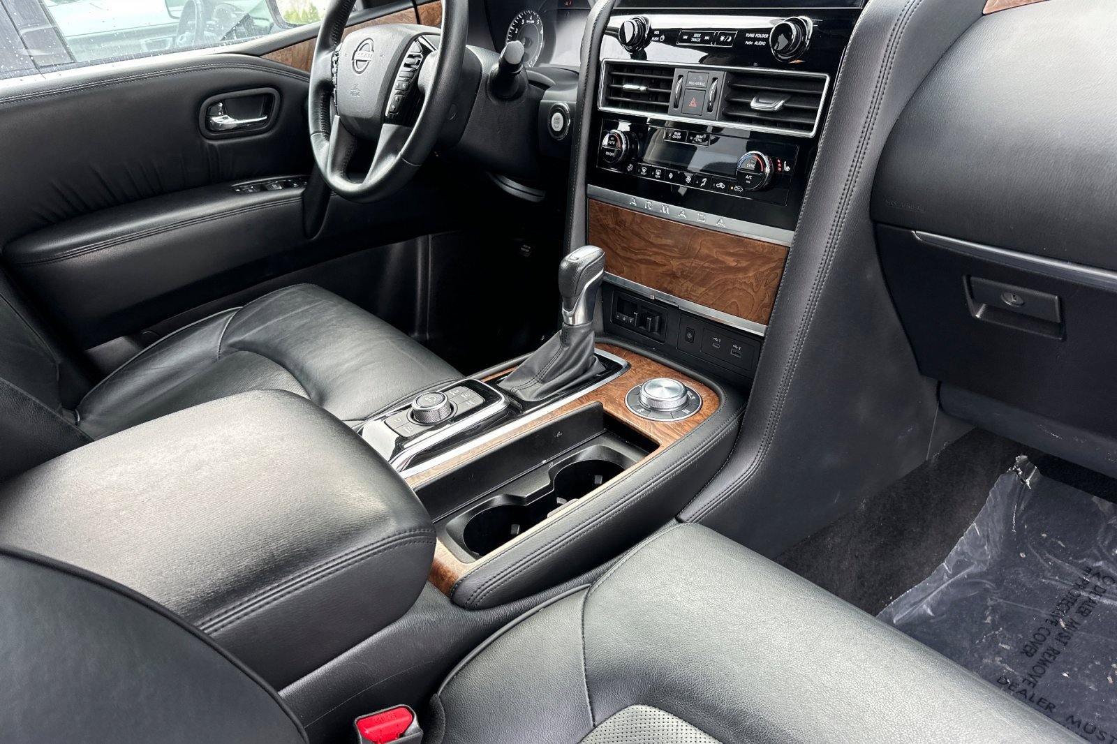 Used 2022 Nissan Armada SL w/ Captain's Chairs Package image 19