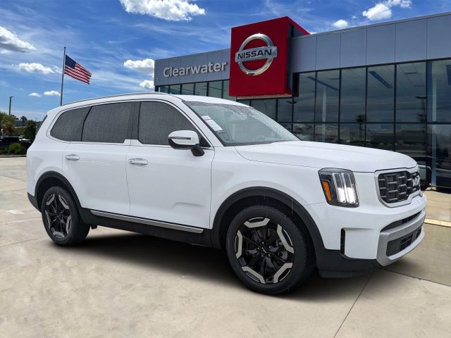 Used 2023 Kia Telluride S FWD image 1