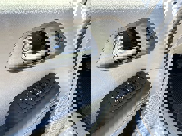 Used 2024 Chrysler Pacifica Touring-L image 24