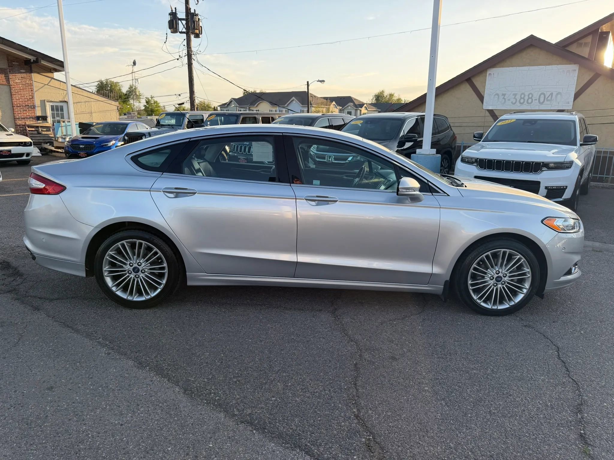 Used 2014 Ford Fusion SE w/ Equipment Group 202A image 9