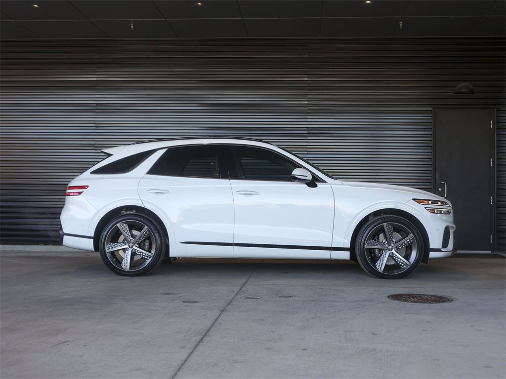 Used 2025 Genesis GV70 3.5T Sport w/ Sport Prestige Package image 8