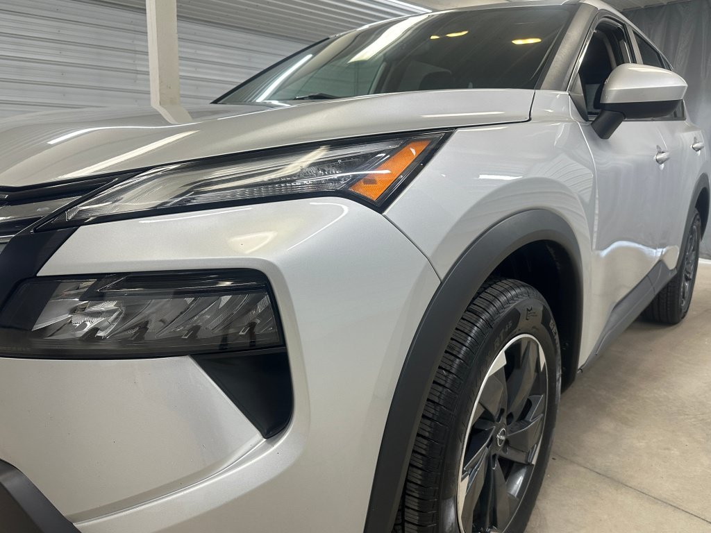 Used 2024 Nissan Rogue SV AWD/4WD image 32