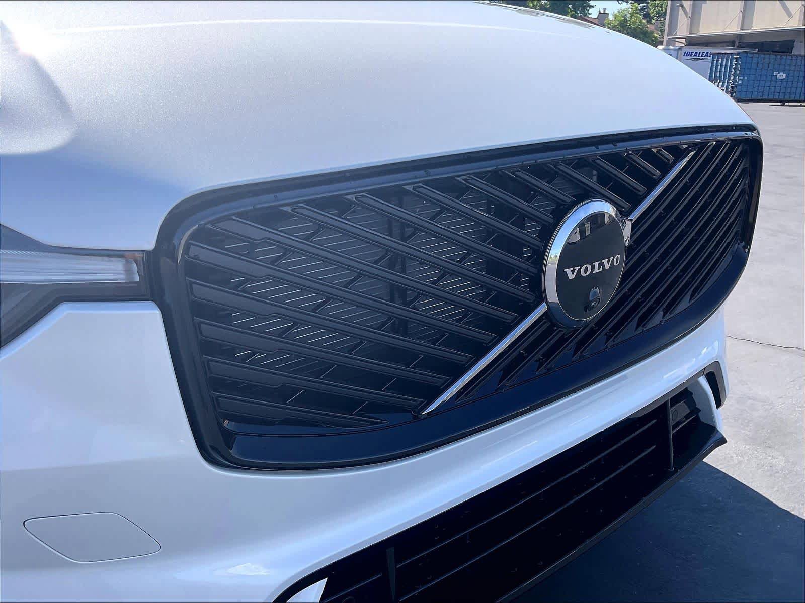 New 2026 Volvo XC60 T8 Plus w/ Climate Package AWD/4WD image 33