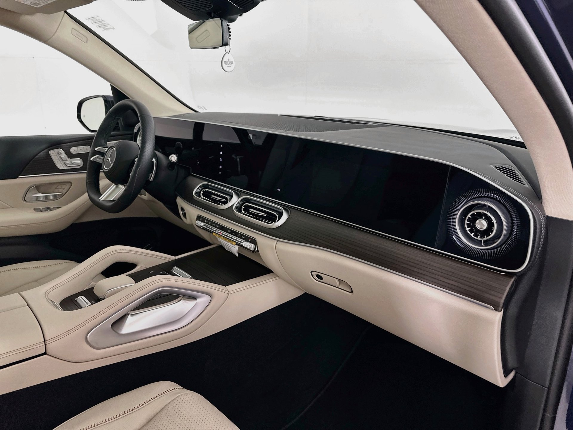 New 2027 Mercedes-Benz GLS 450 4MATIC image 33