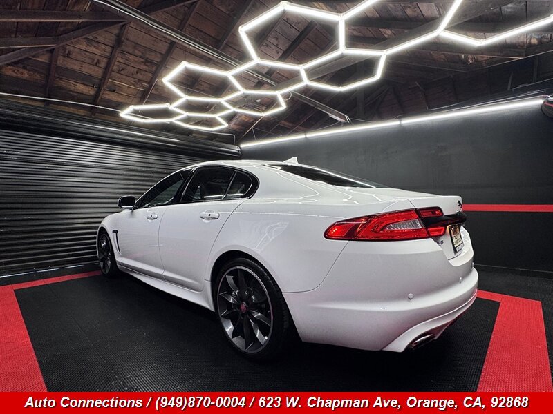 Used 2015 Jaguar XF Sport RWD image 4