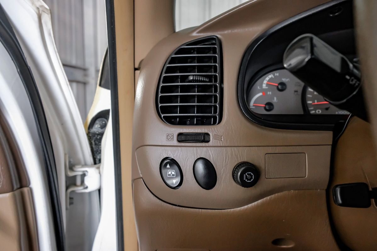 Used 2004 Toyota Sequoia SR5 image 26