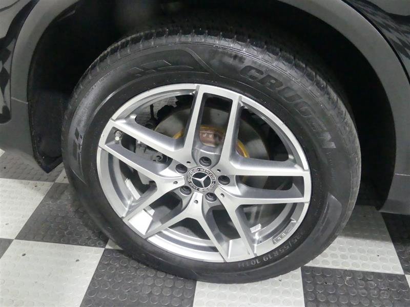 Used 2019 Mercedes-Benz GLC 300 4MATIC image 17