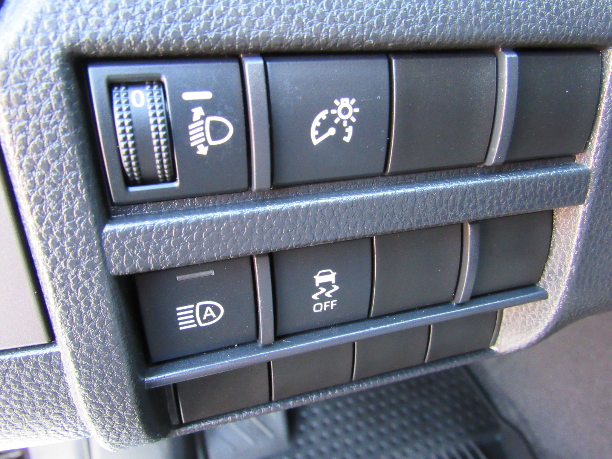 Used 2025 Toyota Tacoma SR5 image 12