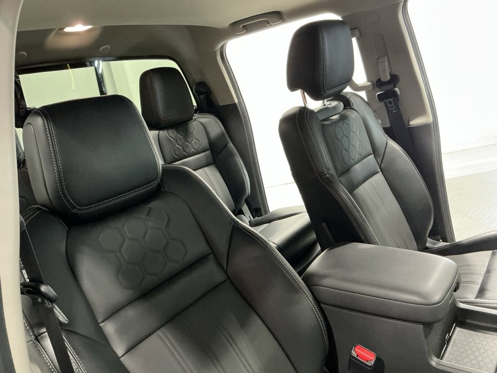 Used 2024 Nissan Frontier SL image 23