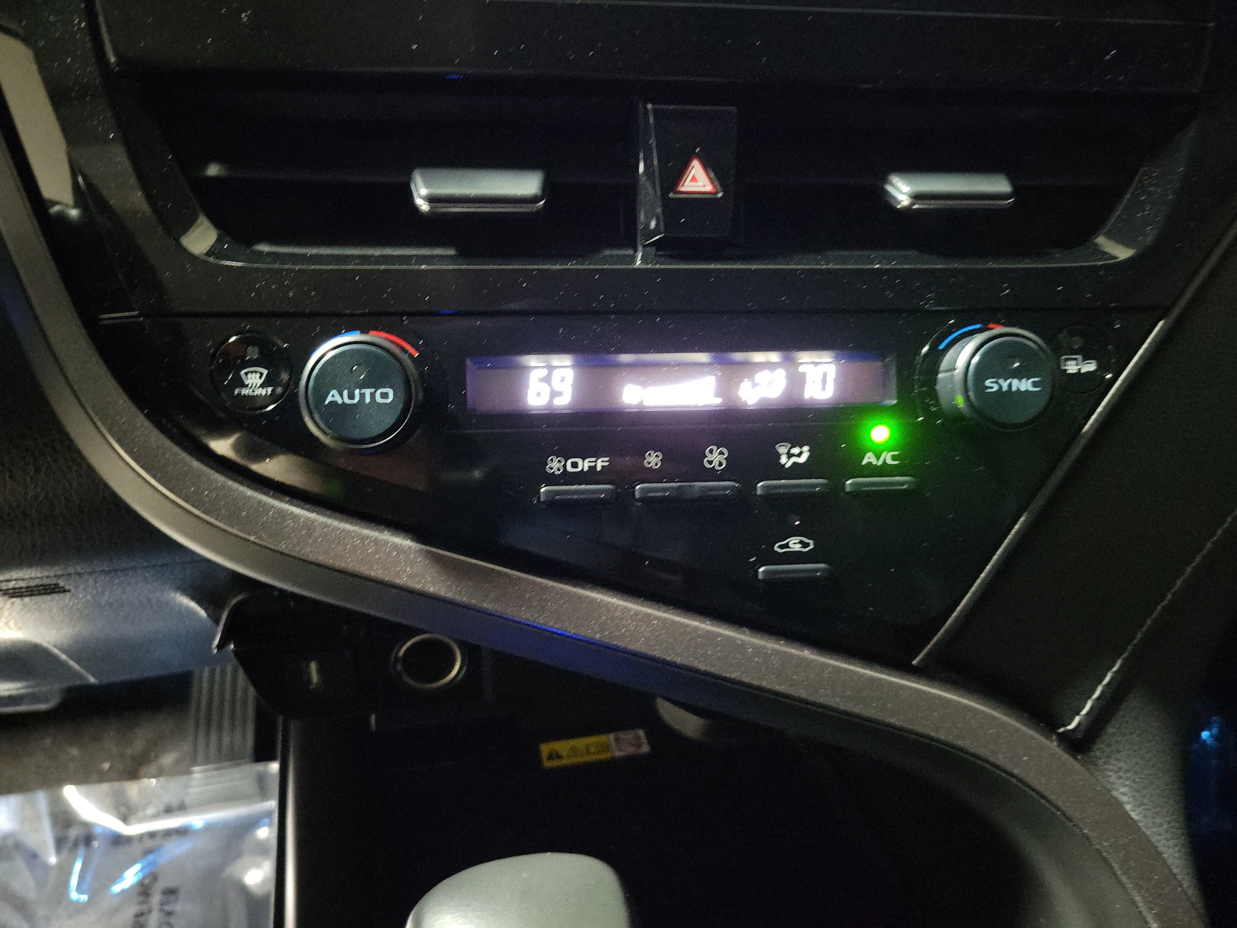 Used 2022 Toyota Camry XSE FWD image 31