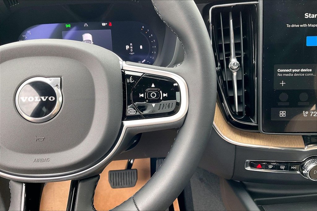 New 2026 Volvo XC60 B5 Plus w/ Protection Package Premier AWD/4WD image 17