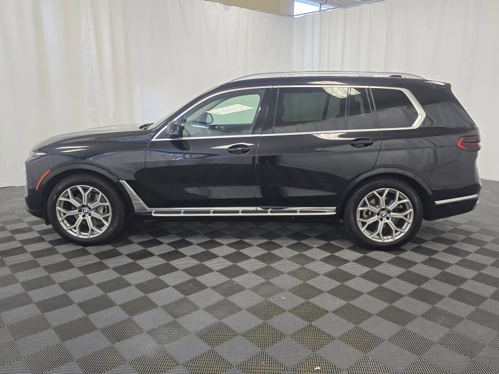 Used 2025 BMW X7 xDrive40i image 2