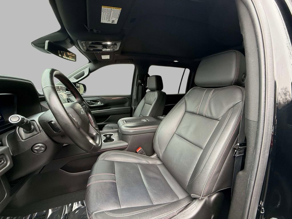 Used 2024 Chevrolet Suburban RST w/ Luxury Package image 2