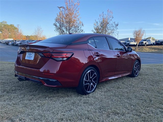 Used 2024 Nissan Sentra SR w/ SR Premium Package image 3