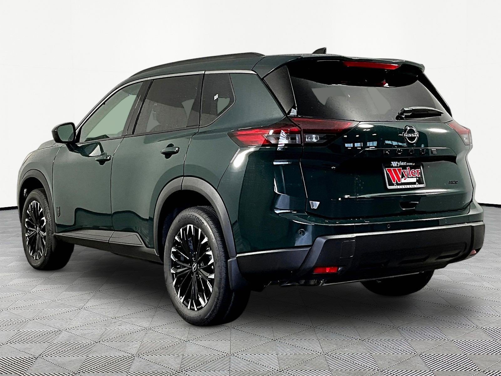 New 2026 Nissan Rogue SV AWD/4WD image 4