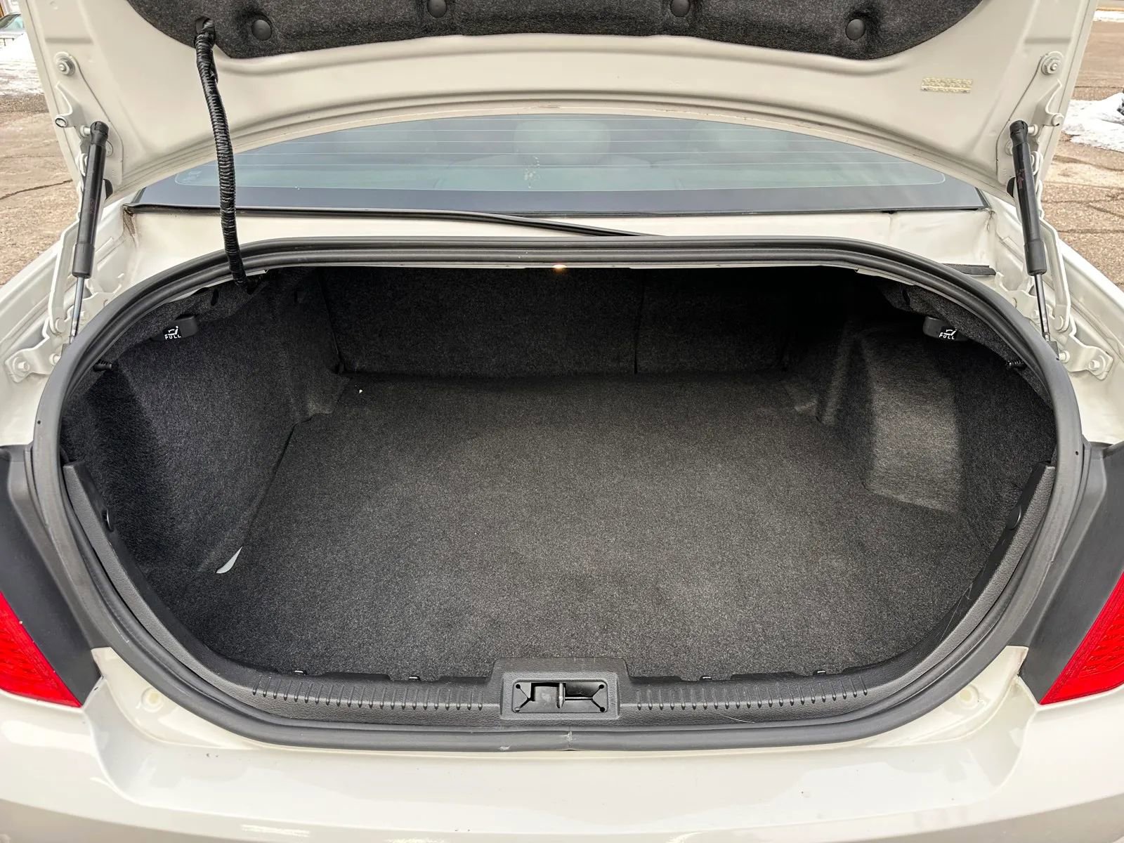 Used 2010 Ford Fusion SE FWD image 21