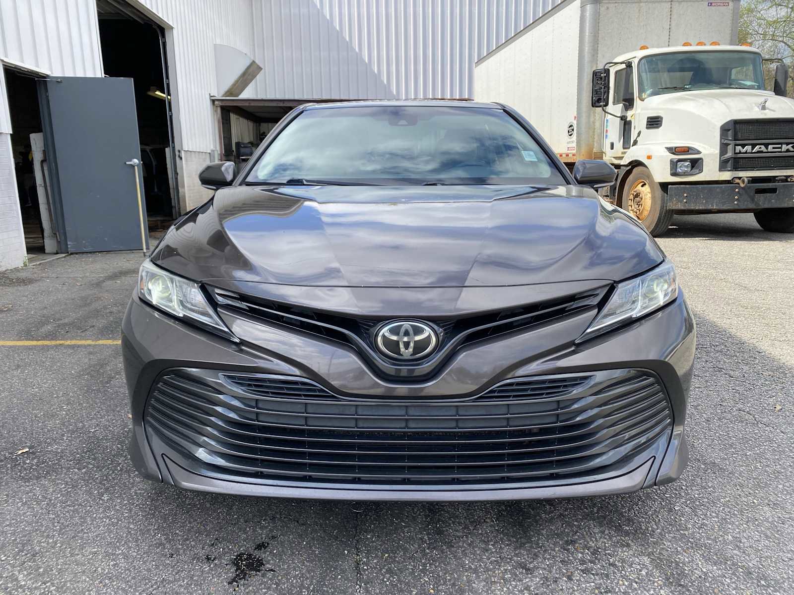 Used 2018 Toyota Camry LE w/ Moonroof Package image 3