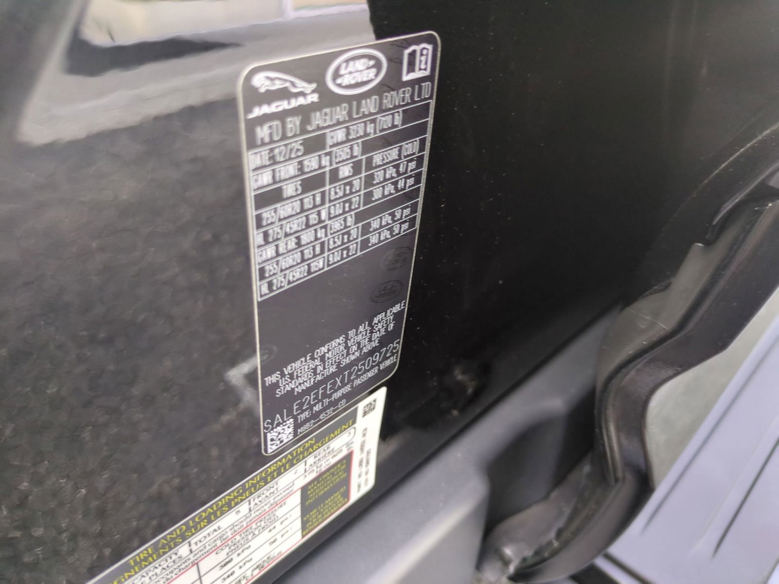 New 2026 Land Rover Defender 110 X-Dynamic SE image 31