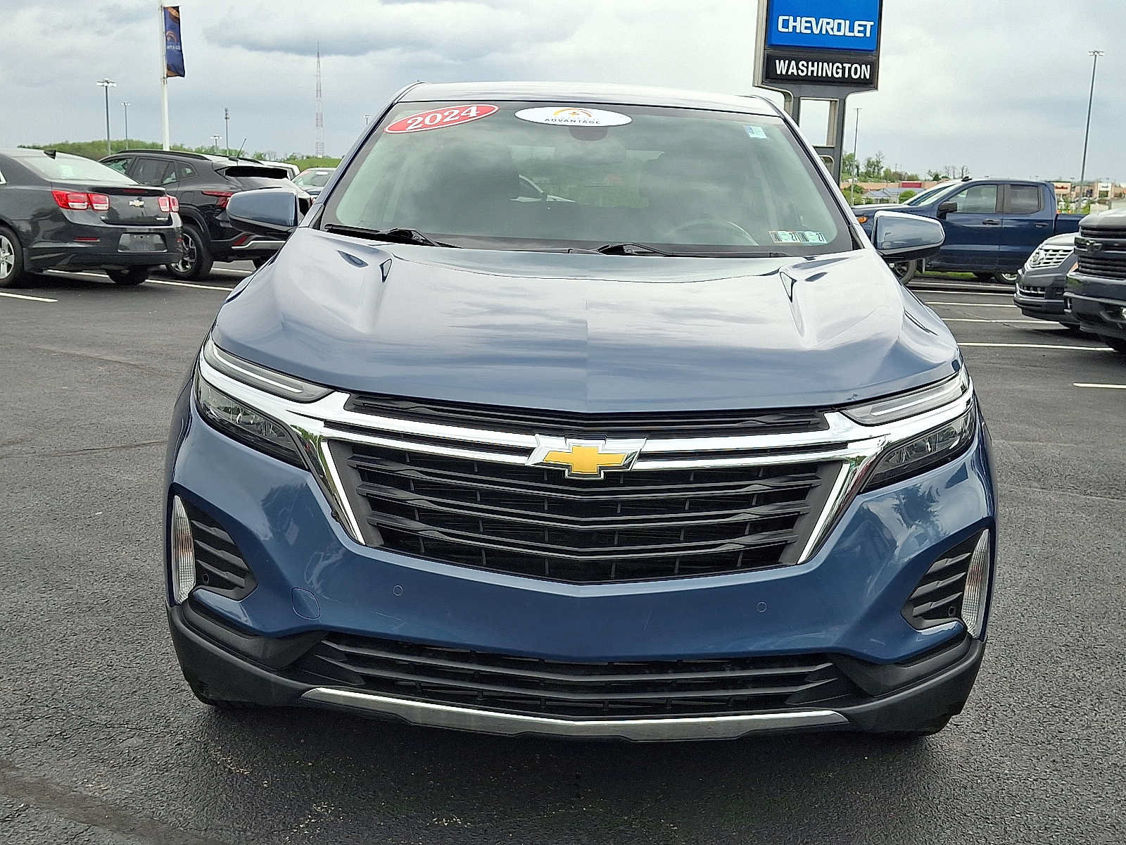Used 2024 Chevrolet Equinox LT AWD/4WD image 2