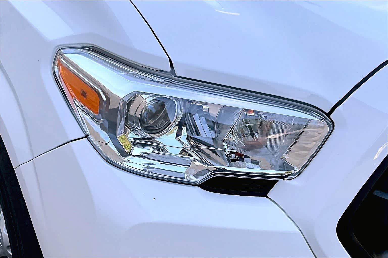 Certified 2023 Toyota Tacoma SR AWD/4WD image 26