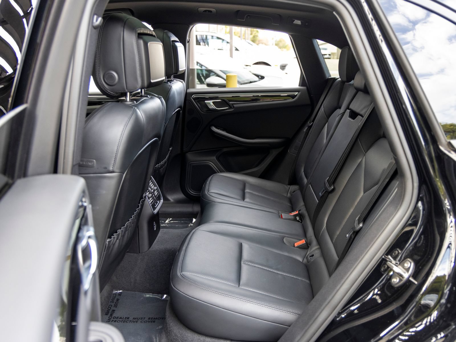Certified 2023 Porsche Macan AWD/4WD image 51