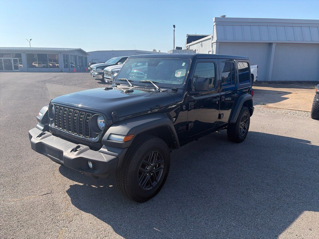 Used 2024 Jeep Wrangler Unlimited Sport AWD/4WD image 2