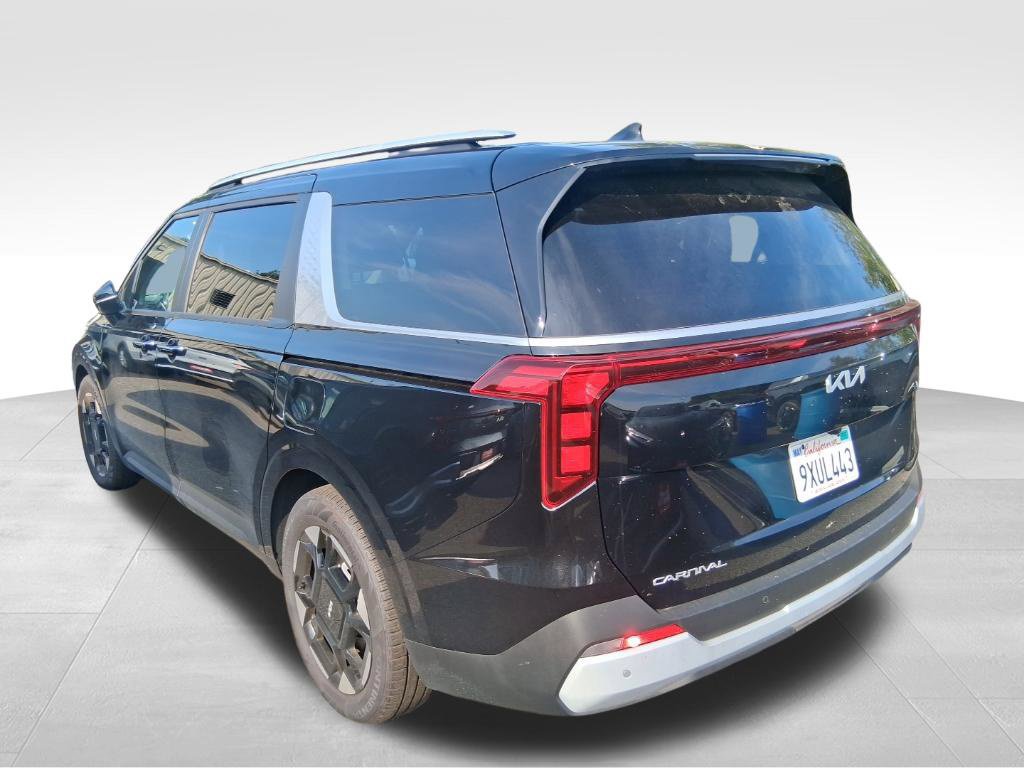 Certified 2026 Kia Carnival EX FWD image 7
