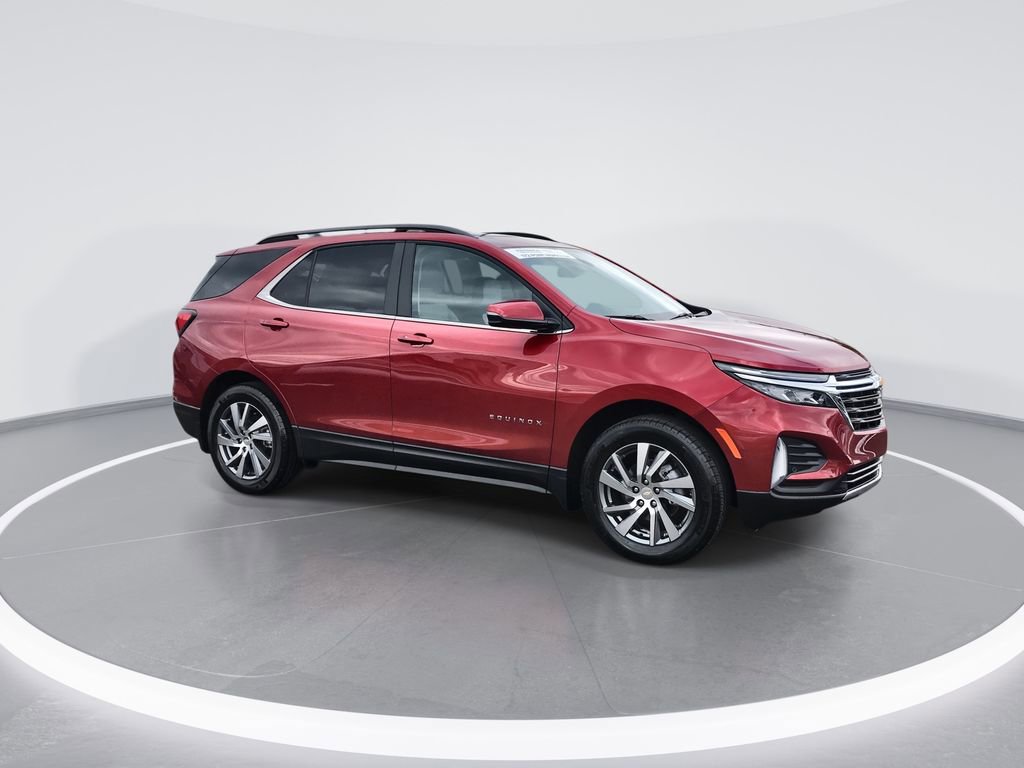 Used 2024 Chevrolet Equinox LT image 2