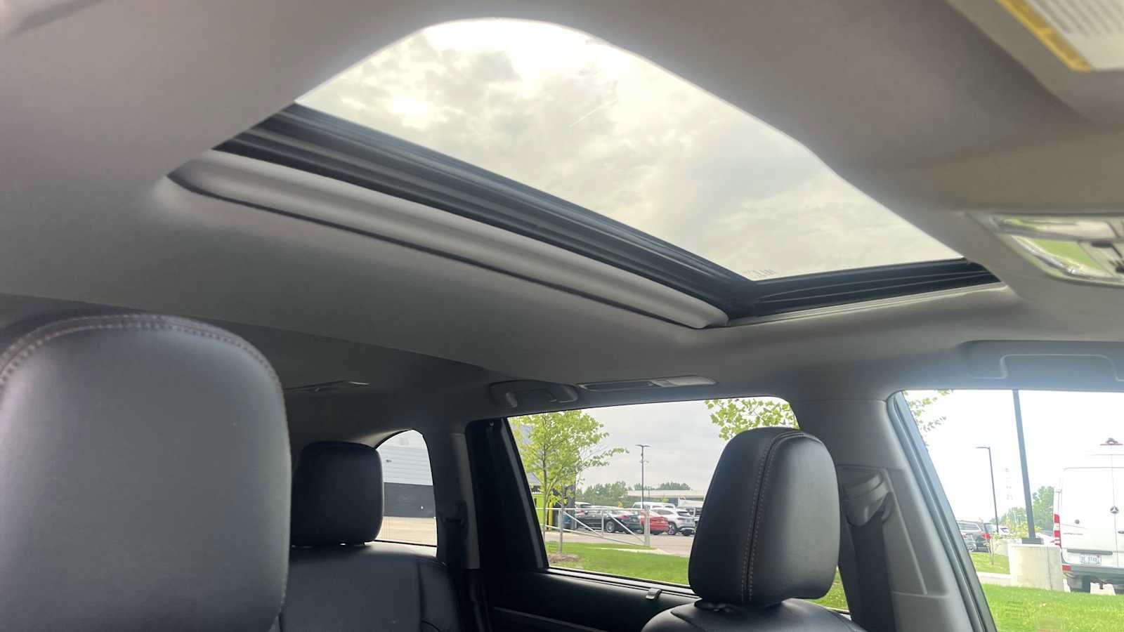 Used 2019 Toyota Highlander Limited AWD/4WD image 32