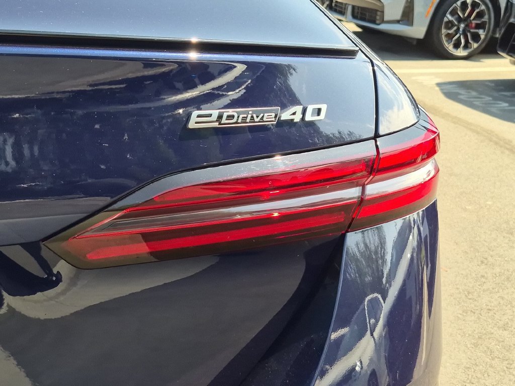 Certified 2026 BMW i5 eDrive40 w/ M Sport Package RWD image 25
