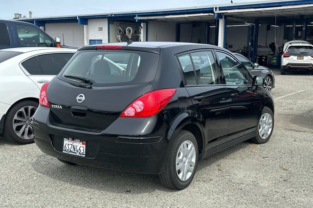 Used 2011 Nissan Versa 1.8 S image 5