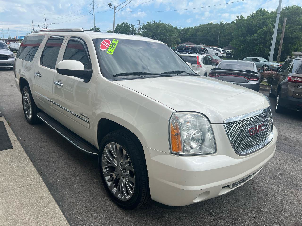 Used 2014 GMC Yukon XL Denali AWD/4WD image 9